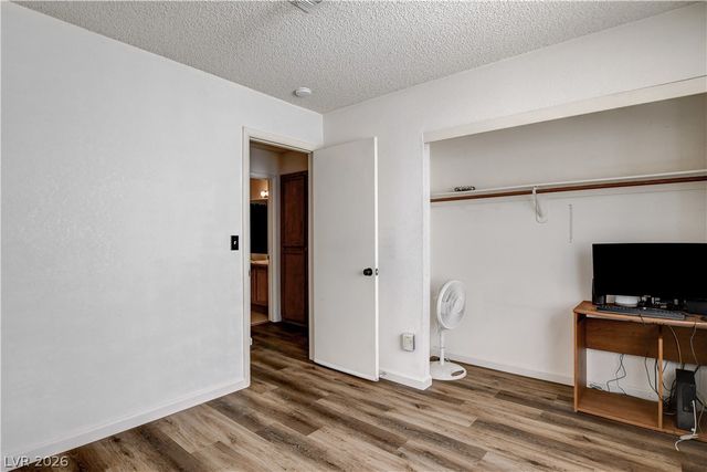 2530 Palace View Drive, Las Vegas, NV 89121