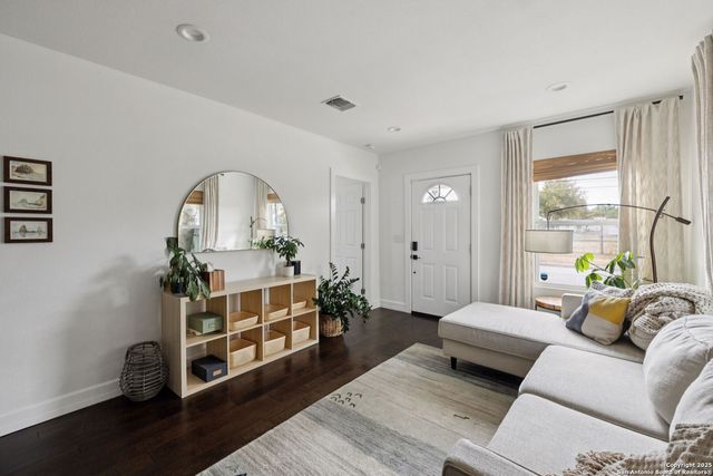 711 Eleanor, San Antonio, TX 78209