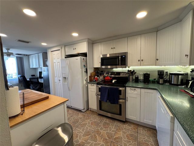 324 WINDRUSH BOULEVARD 8, Indian Rocks Beach, FL 33785