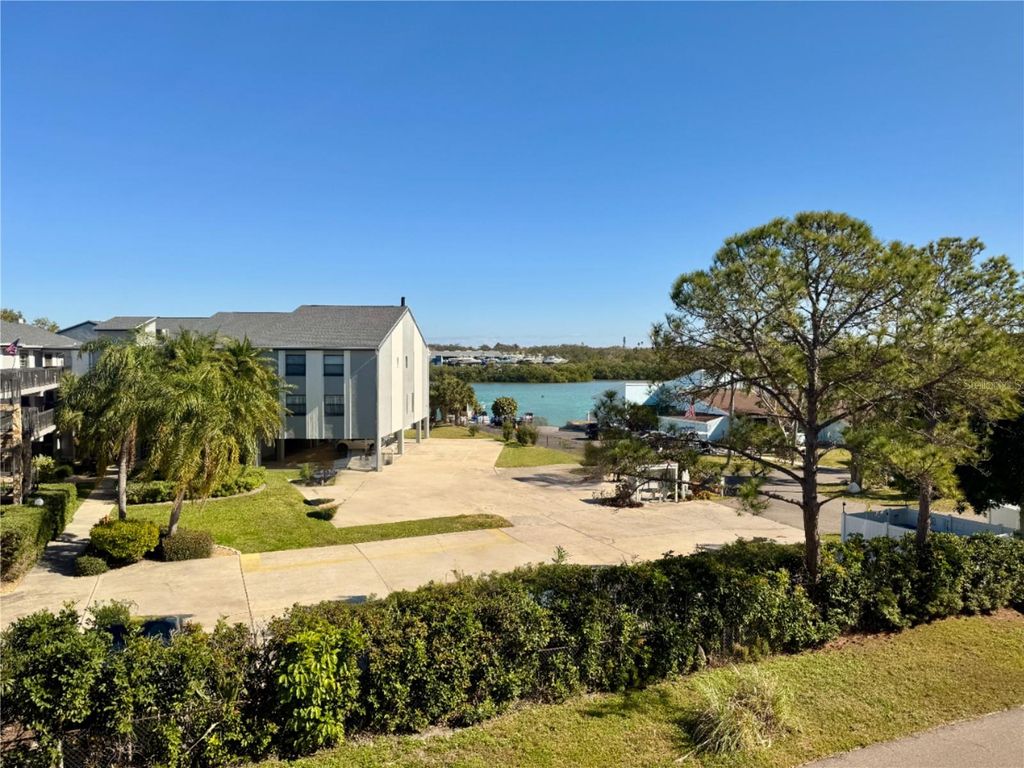 324 WINDRUSH BOULEVARD 8, Indian Rocks Beach, FL 33785