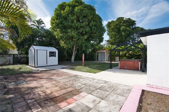 6424 SW 20th St, Miramar, FL 33023