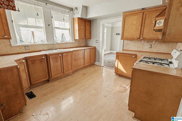 703 11TH AVENUE, Birmingham, AL 35228