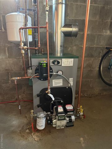 294 34th Street, Lindenhurst, NY 11757