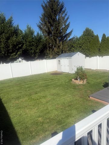 294 34th Street, Lindenhurst, NY 11757