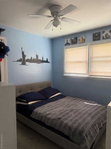 294 34th Street, Lindenhurst, NY 11757