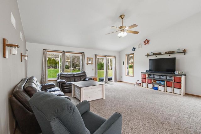 1055 Goehl Road, Waterloo, WI 53594