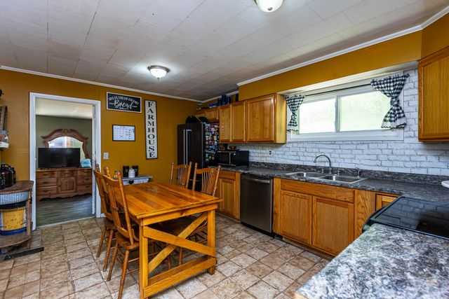 609 State Hwy 2036, Letcher, KY 41832