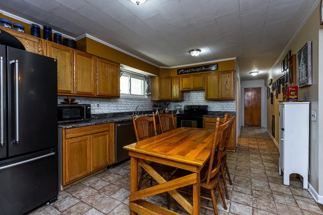 609 State Hwy 2036, Letcher, KY 41832
