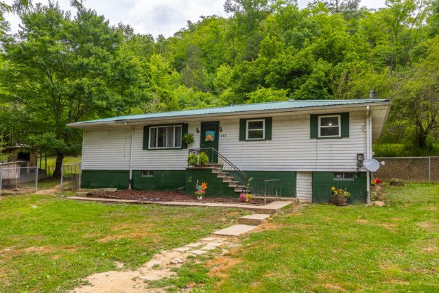609 State Hwy 2036, Letcher, KY 41832
