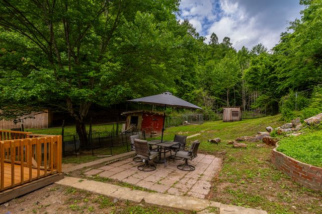 609 State Hwy 2036, Letcher, KY 41832