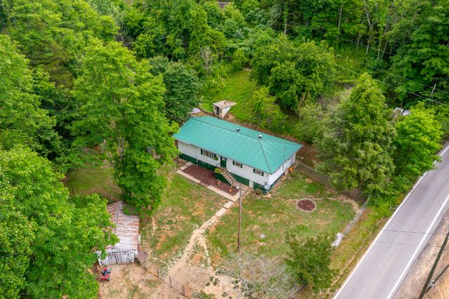 609 State Hwy 2036, Letcher, KY 41832