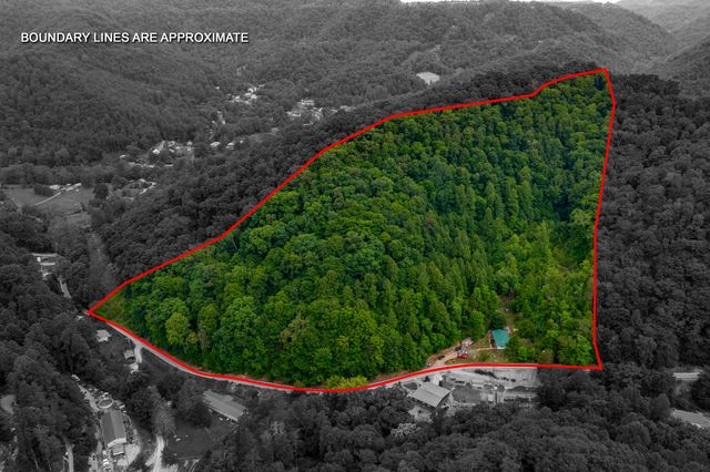 609 State Hwy 2036, Letcher, KY 41832
