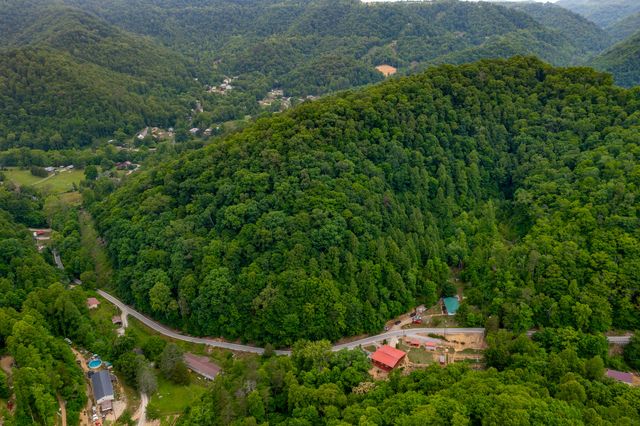 609 State Hwy 2036, Letcher, KY 41832