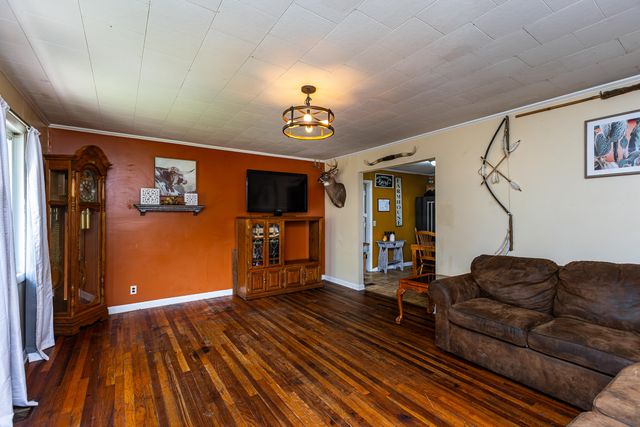 609 State Hwy 2036, Letcher, KY 41832