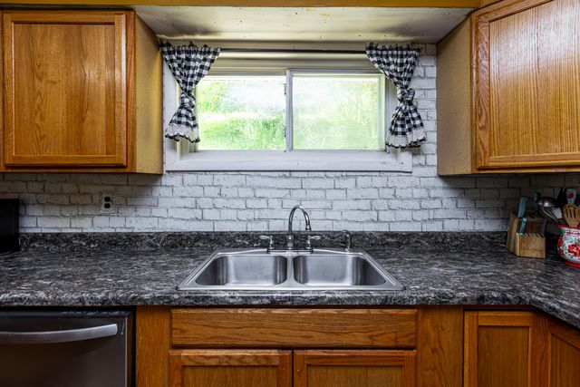 609 State Hwy 2036, Letcher, KY 41832