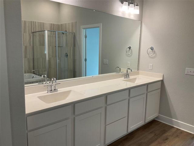 3000 Chisholm Trail RD 27, Round Rock, TX 78681