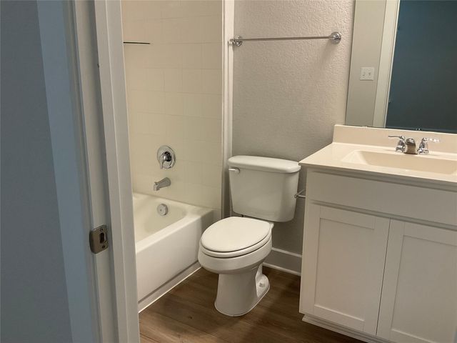 3000 Chisholm Trail RD 27, Round Rock, TX 78681
