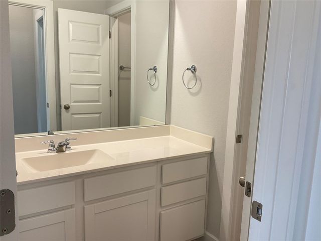 3000 Chisholm Trail RD 27, Round Rock, TX 78681