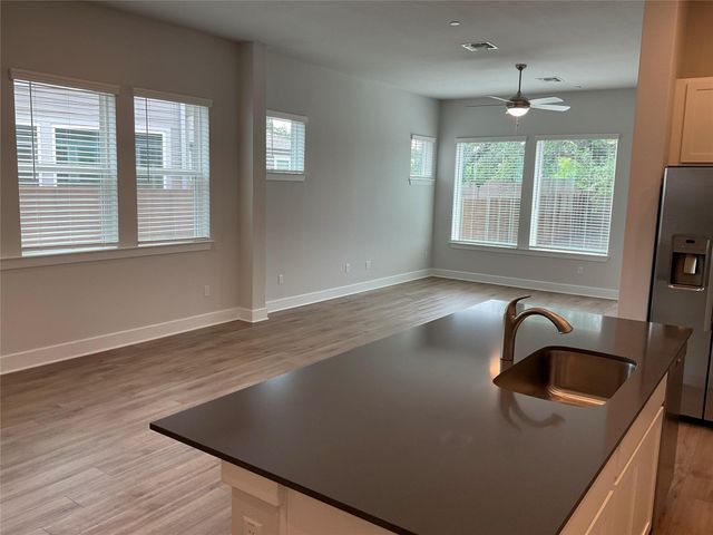 3000 Chisholm Trail RD 27, Round Rock, TX 78681