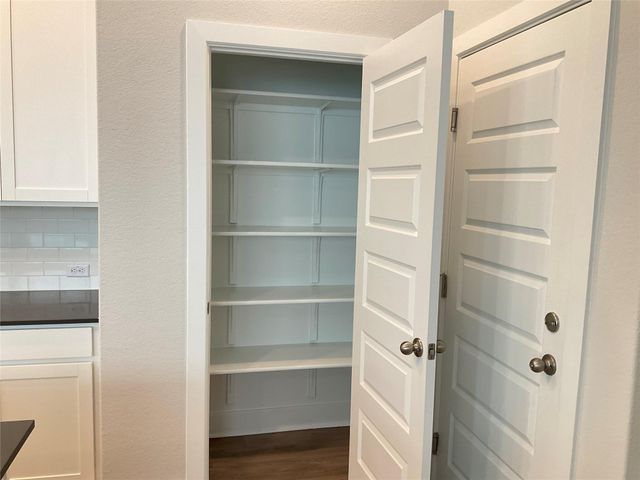 3000 Chisholm Trail RD 27, Round Rock, TX 78681