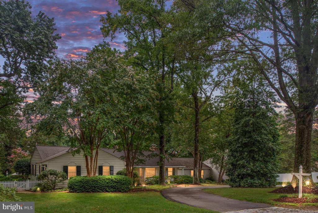 17 NELSON ST, Fredericksburg, VA 22405