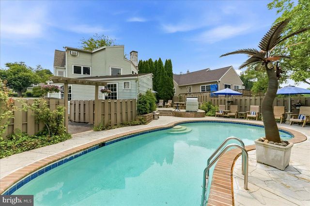 138 ROCKWOOD RD, Newtown Square, PA 19073