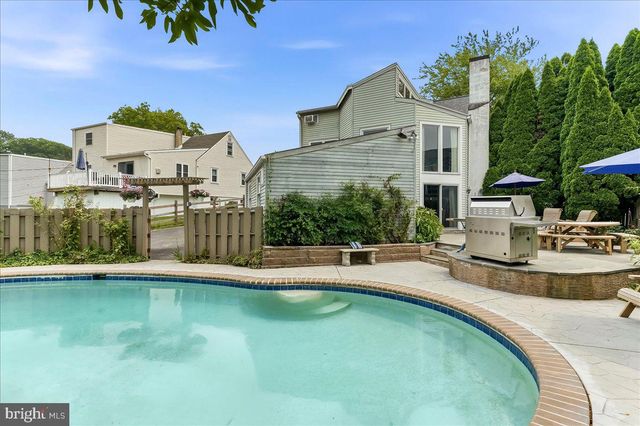 138 ROCKWOOD RD, Newtown Square, PA 19073