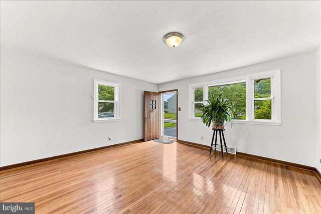 138 ROCKWOOD RD, Newtown Square, PA 19073