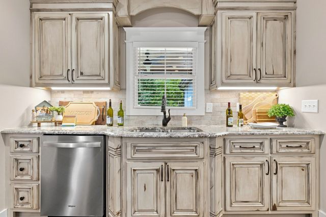 190 Jordan Cm Road, Bon Aqua, TN 37025
