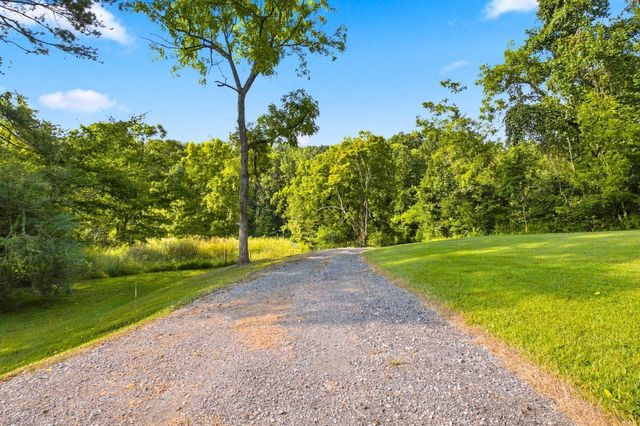 190 Jordan Cm Road, Bon Aqua, TN 37025