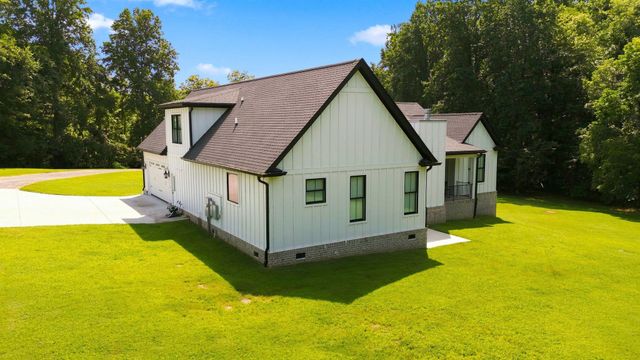 190 Jordan Cm Road, Bon Aqua, TN 37025