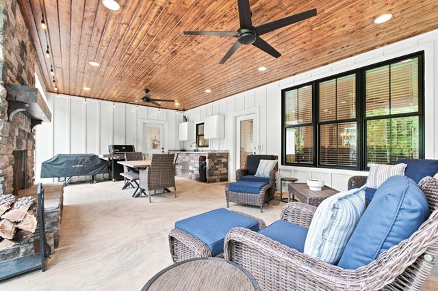 190 Jordan Cm Road, Bon Aqua, TN 37025