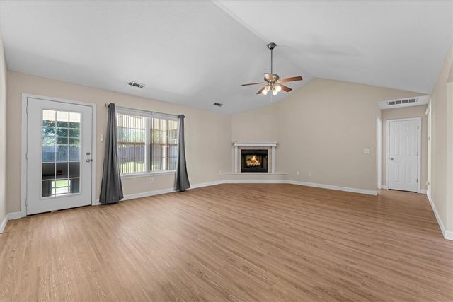 800 Harvest Street, Centerton, AR 72719