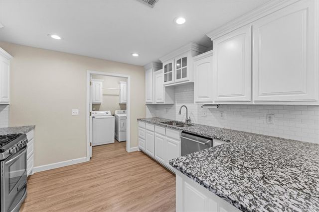 800 Harvest Street, Centerton, AR 72719