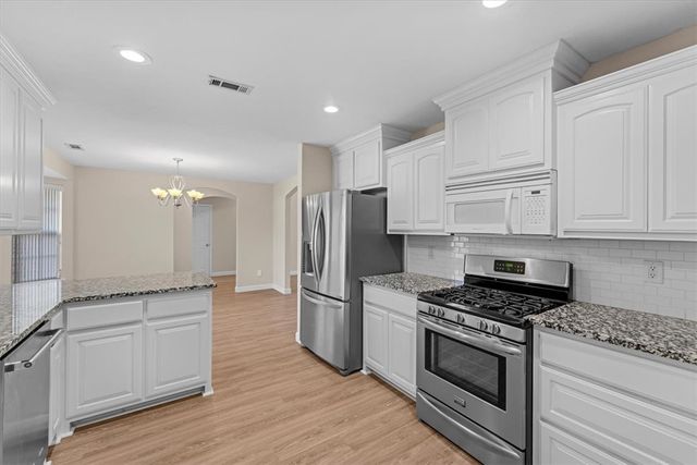 800 Harvest Street, Centerton, AR 72719