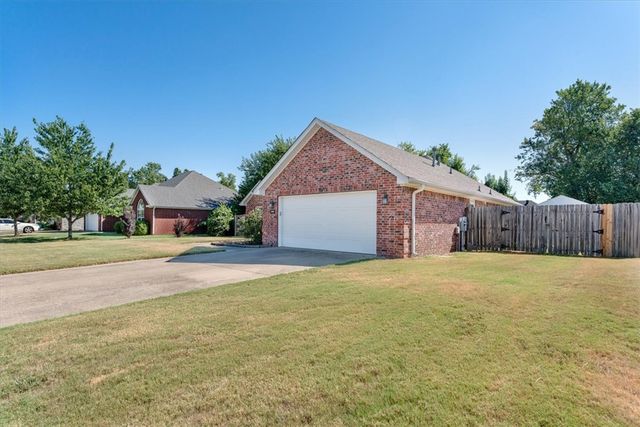 800 Harvest Street, Centerton, AR 72719