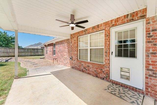 800 Harvest Street, Centerton, AR 72719