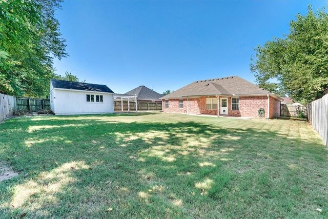 800 Harvest Street, Centerton, AR 72719
