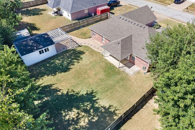 800 Harvest Street, Centerton, AR 72719