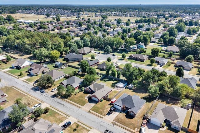800 Harvest Street, Centerton, AR 72719