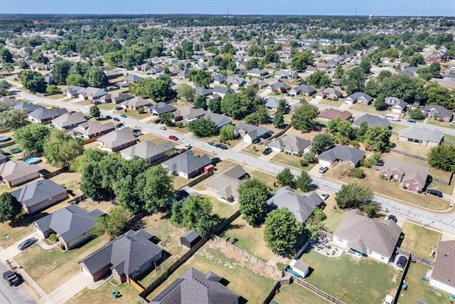 800 Harvest Street, Centerton, AR 72719