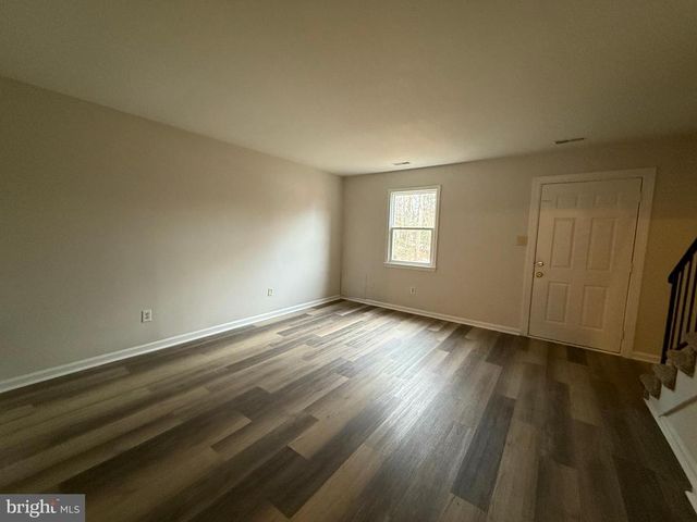 4 MANCHESTER CT, Fredericksburg, VA 22408