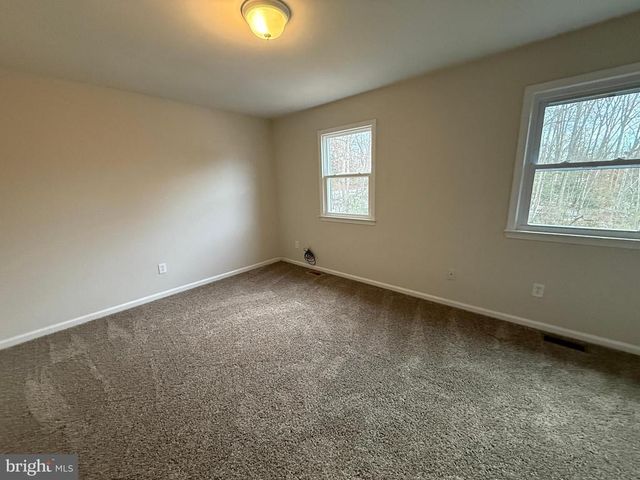 4 MANCHESTER CT, Fredericksburg, VA 22408