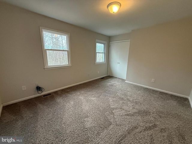 4 MANCHESTER CT, Fredericksburg, VA 22408