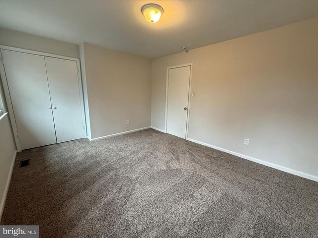 4 MANCHESTER CT, Fredericksburg, VA 22408