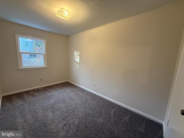 4 MANCHESTER CT, Fredericksburg, VA 22408