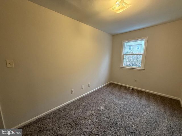 4 MANCHESTER CT, Fredericksburg, VA 22408