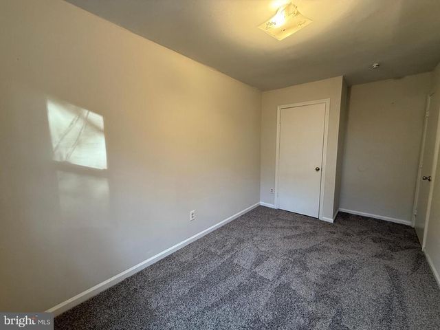 4 MANCHESTER CT, Fredericksburg, VA 22408