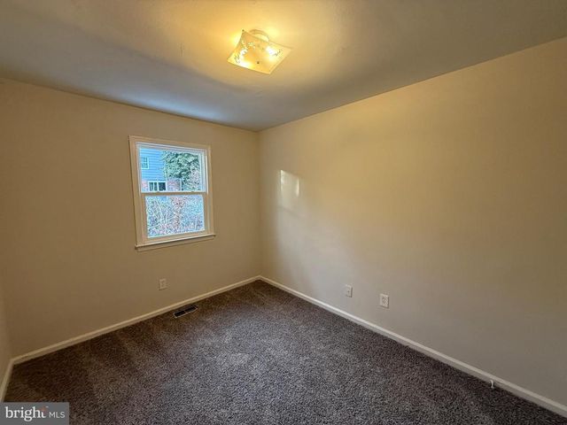 4 MANCHESTER CT, Fredericksburg, VA 22408