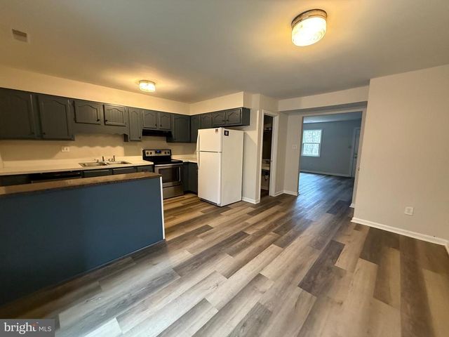 4 MANCHESTER CT, Fredericksburg, VA 22408